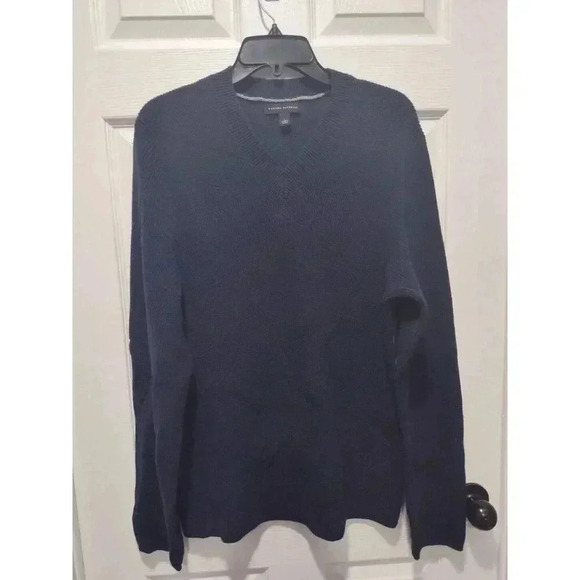 Banana Republic Men’s Navy‎ Blue Wool Blend Sweater Knit Business Size LARGE - Picture 2 of 8